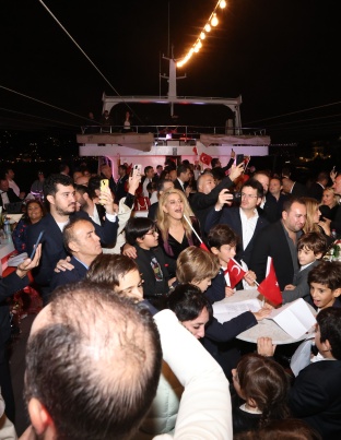 Cumhuriyetimizin 100. yılını İstanbul boğazında coşkuyla kutladık!