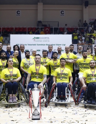 Şampiyon Fenerbahçe Tekerlekli Sandalye Basketbol Takımımız