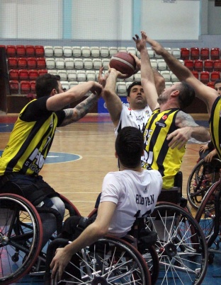 İzmir BŞB. GSK. 62 – 75 Fenerbahçe Tekerlekli Sandalye Basketbol Takımı