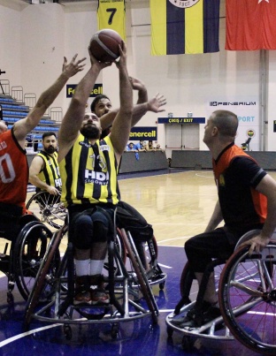 Fenerbahçe Tekerlekli Sandalye Basketbol Takımımız ligde 8’de 8 yaptı