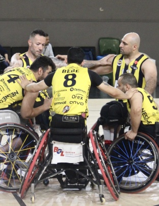 Fenerbahçe Tekerlekli Sandalye Basketbol Takımımız ligde normal sezonu namağlup lider tamamladı