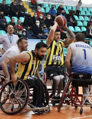 Bağcılar Engelliler GSK 40-83 Fenerbahçe Tekerlekli Sandalye Basketbol Takımı